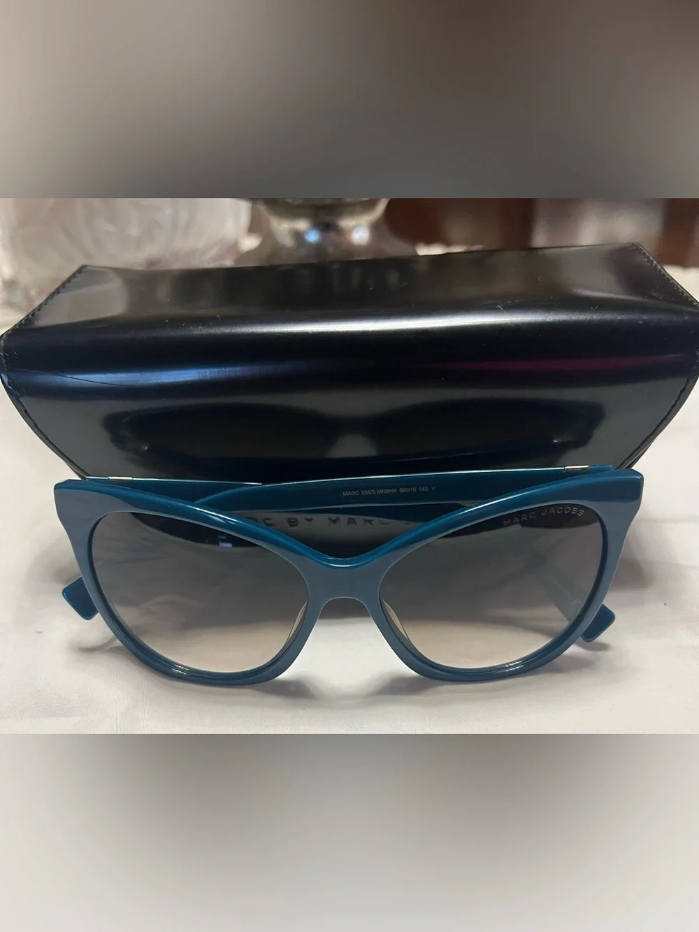 Marc Jacobs Blue Cat-Eye Sunglasses with Gradient Lenses 336/S MR8HA